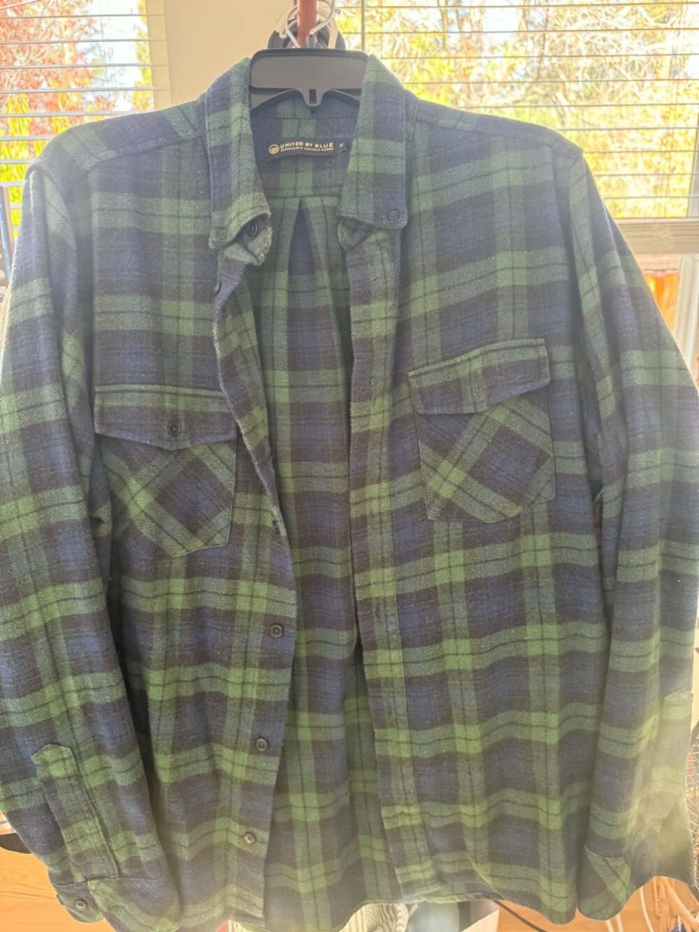 United by Blue Flannel Shirt Green Navy Plaid Long Sleeve M